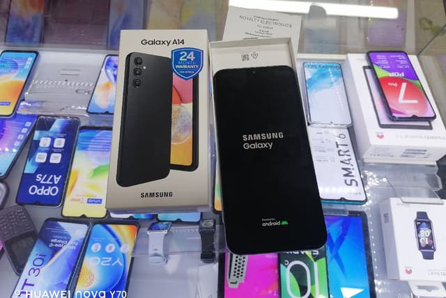 Samsung A14 (4,128Gb) Deposit 5,800/-